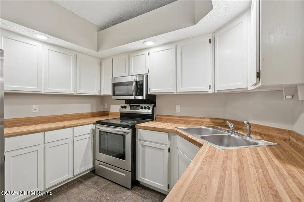 2467 Townsquare Drive Jacksonville FL 32216