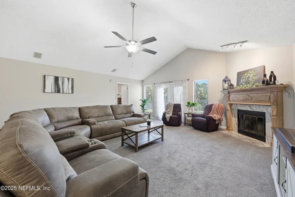 12437 Cliff Swallow Court Jacksonville FL 32225