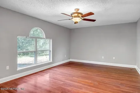 3283 Garden Acres Court W Jacksonville FL 32208