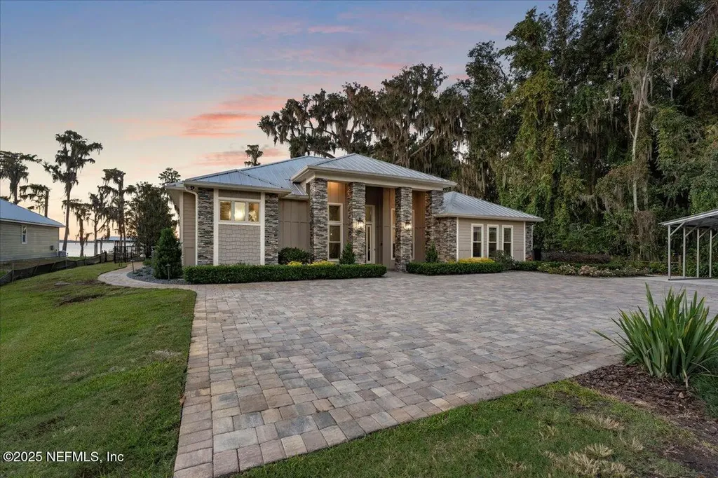 2453 SE 30 Street Melrose FL 32666