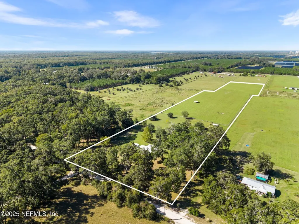27061 29th Road Branford FL 32008