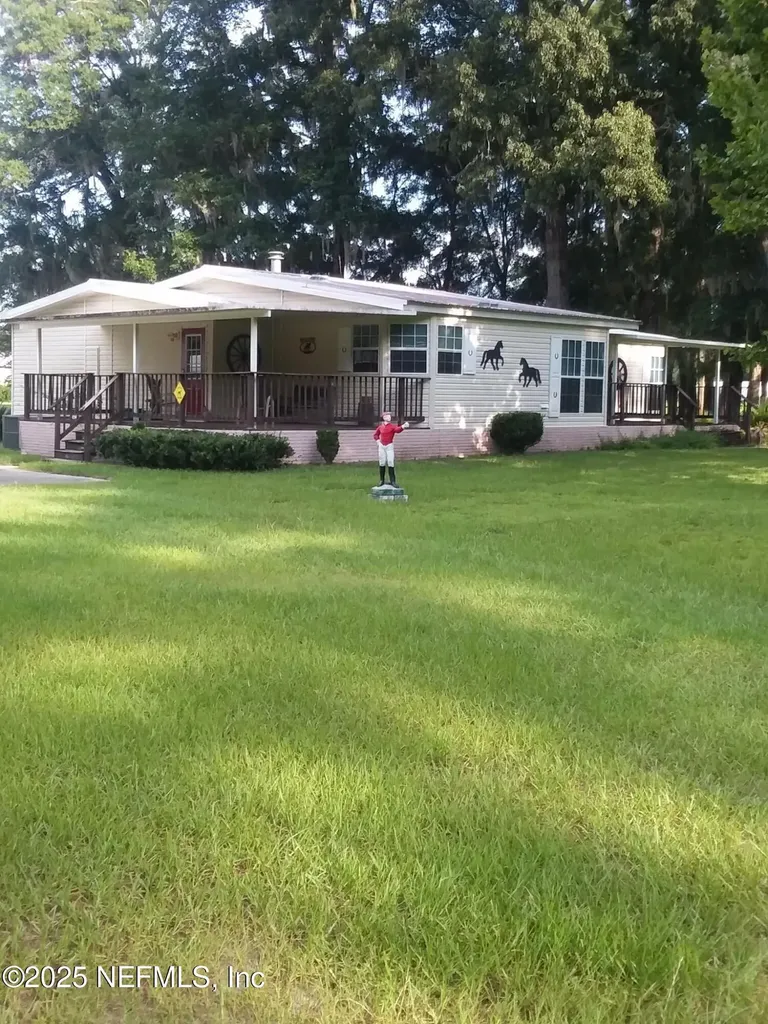 27061 29th Road Branford FL 32008