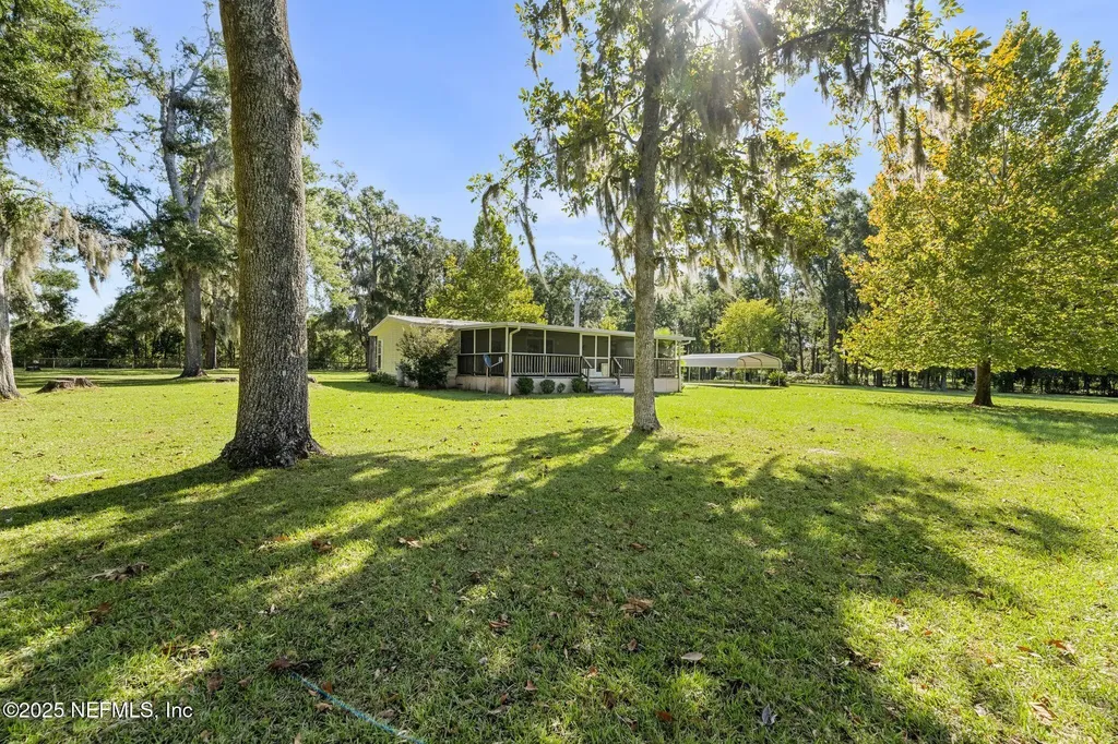 27061 29th Road Branford FL 32008