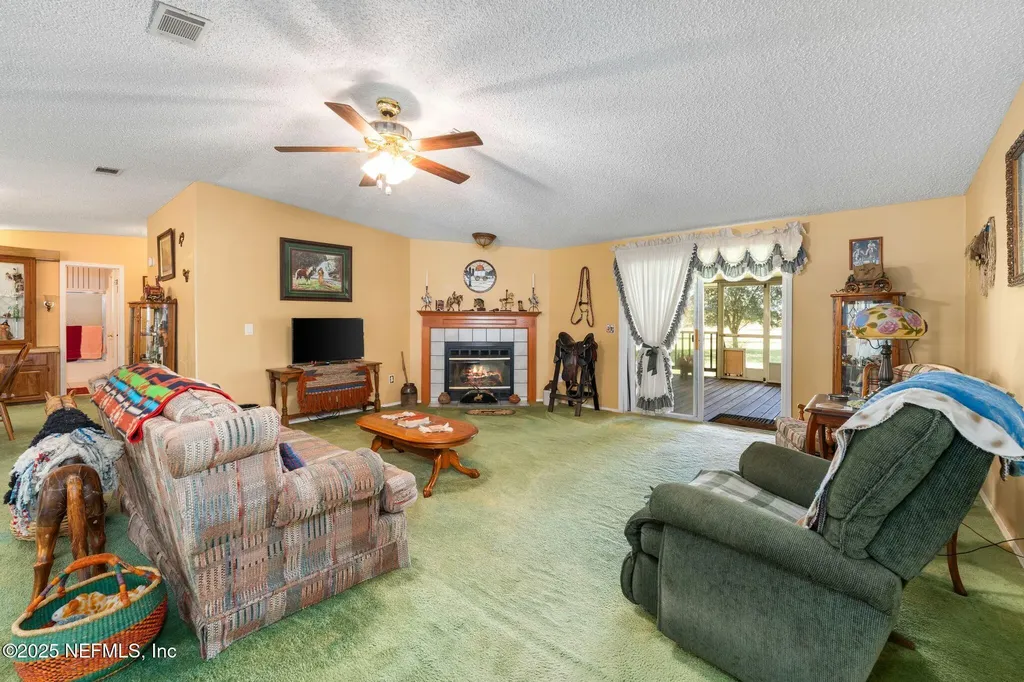 27061 29th Road Branford FL 32008