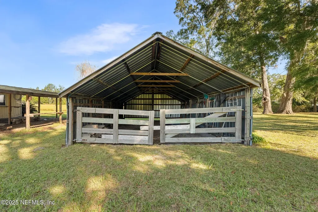 27061 29th Road Branford FL 32008