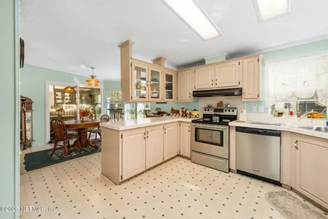 27061 29th Road Branford FL 32008