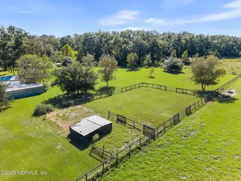 27061 29th Road Branford FL 32008