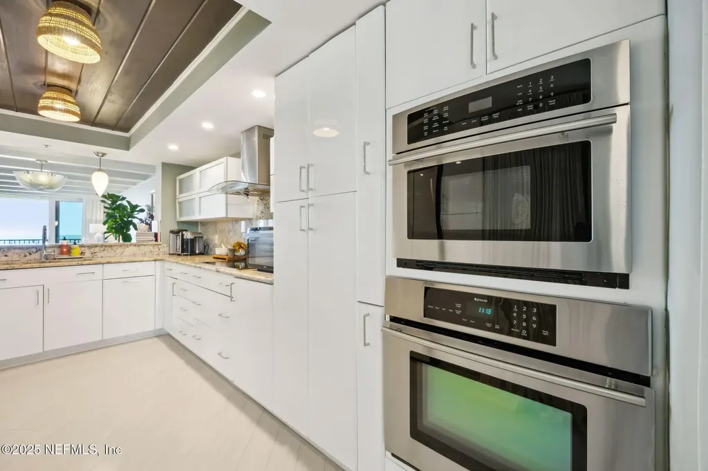 275 1st Street S Jacksonville Beach FL 32250