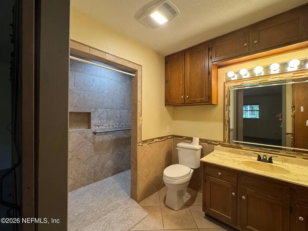 229 Davis Lake Road Palatka FL 32177