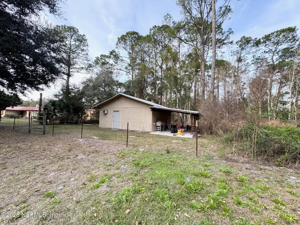 229 Davis Lake Road Palatka FL 32177