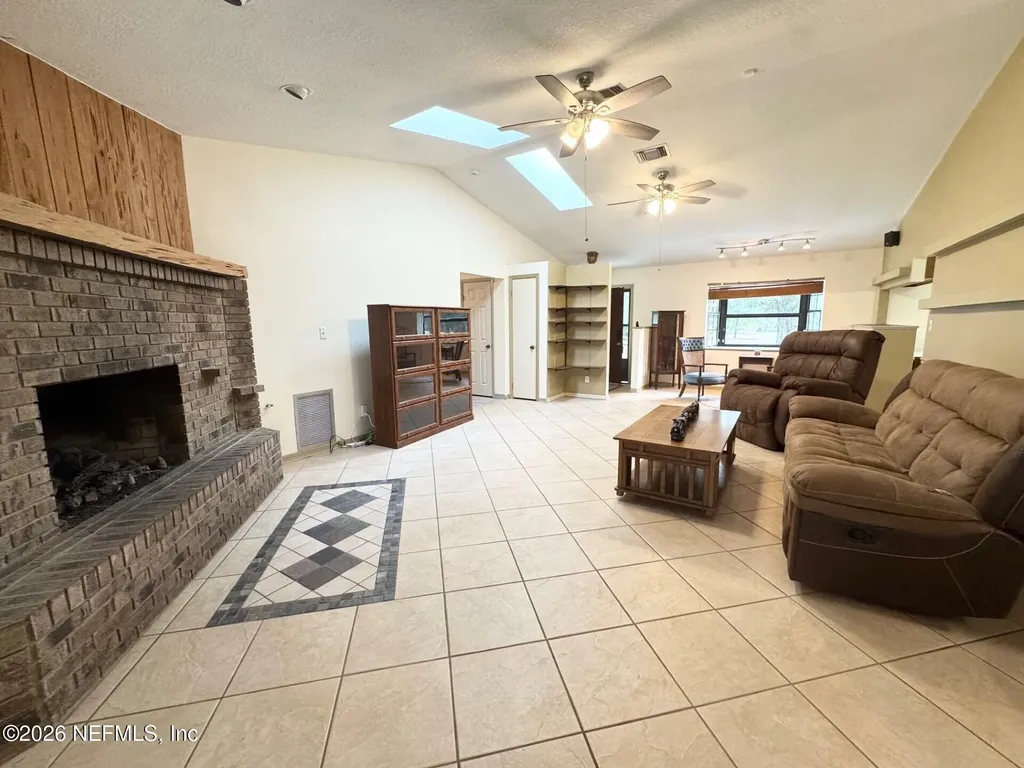 229 Davis Lake Road Palatka FL 32177