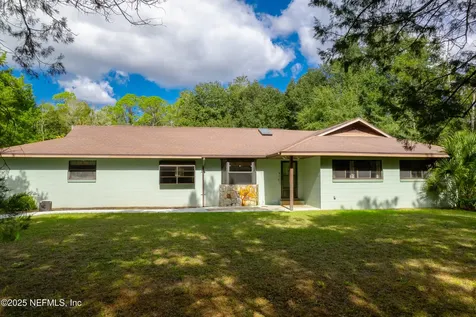 229 Davis Lake Road Palatka FL 32177