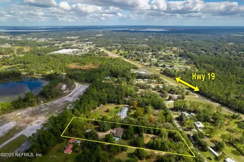 229 Davis Lake Road Palatka FL 32177