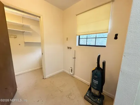 229 Davis Lake Road Palatka FL 32177