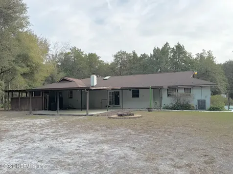 229 Davis Lake Road Palatka FL 32177