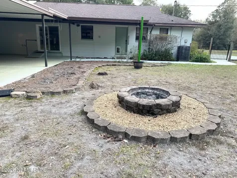 229 Davis Lake Road Palatka FL 32177