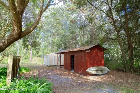 229 Davis Lake Road Palatka FL 32177
