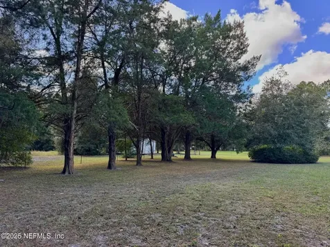 229 Davis Lake Road Palatka FL 32177