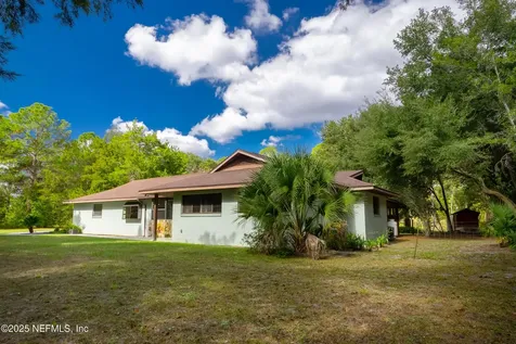 229 Davis Lake Road Palatka FL 32177
