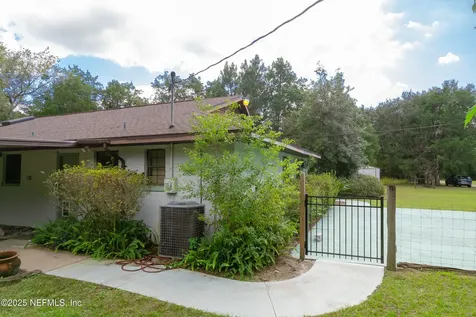 229 Davis Lake Road Palatka FL 32177