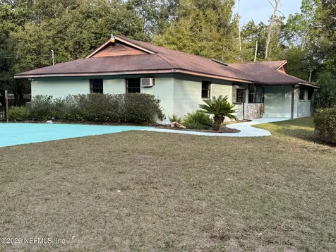 229 Davis Lake Road Palatka FL 32177