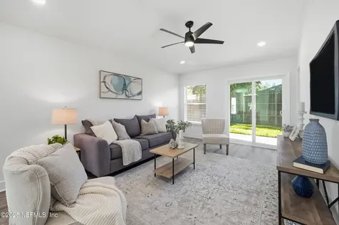 88 W 5th Street Atlantic Beach FL 32233