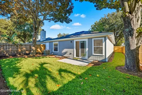88 W 5th Street Atlantic Beach FL 32233