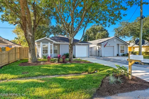 88 W 5th Street Atlantic Beach FL 32233