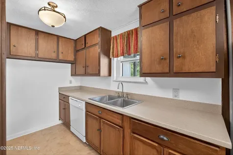 5975 111th Street Jacksonville FL 32244