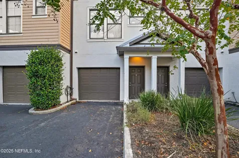 9823 Tapestry Park Circle Jacksonville FL 32246