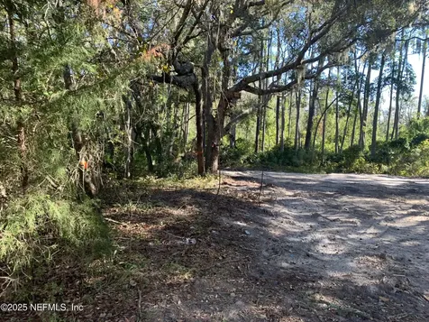 102 Eden Avenue Interlachen FL 32148