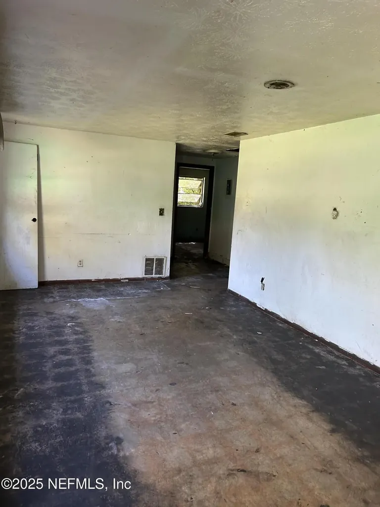 9238 2nd Avenue Jacksonville FL 32208