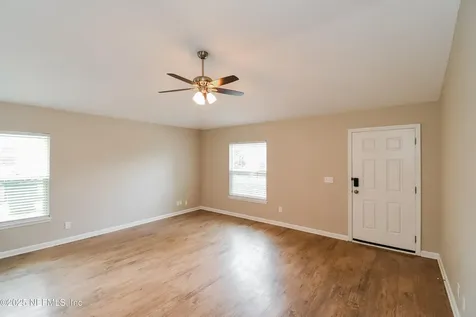 5609 Village Pond Circle Jacksonville FL 32222