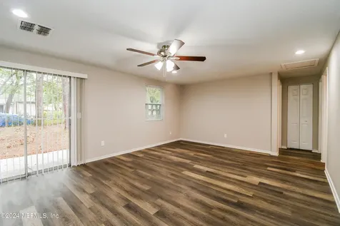 1349 Eagle Cove Road N Jacksonville FL 32218