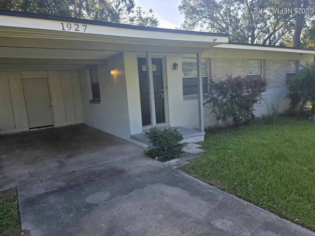 1927 Delaroche Drive E Jacksonville FL 32210