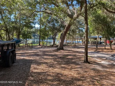 111 Silver Lake Drive Hawthorne FL 32640