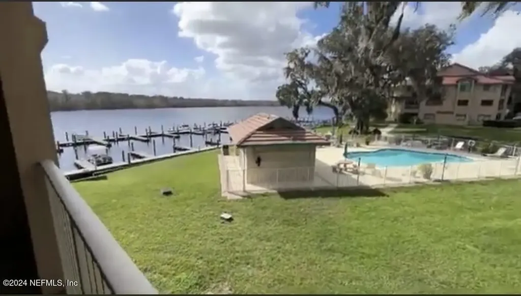 99 Broad River Place Welaka FL 32193