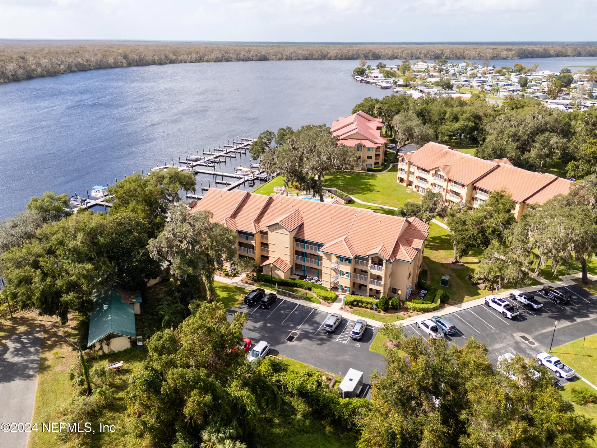 99 Broad River Place Welaka FL 32193