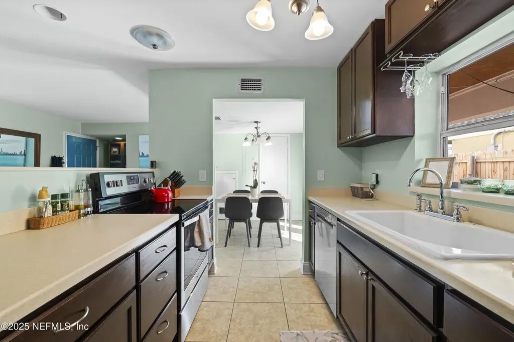 1417 4th Street N Jacksonville Beach FL 32250