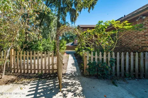 5477 Brightwater Lane Jacksonville FL 32277