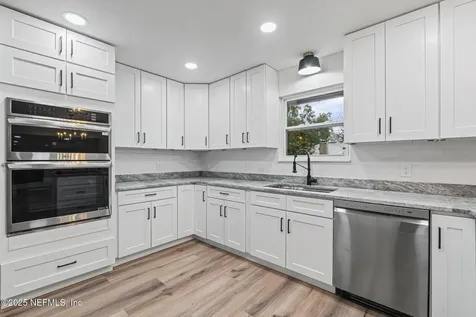 5477 Brightwater Lane Jacksonville FL 32277