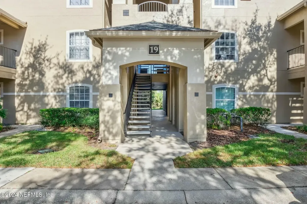 1701 The Greens Way Jacksonville Beach FL 32250