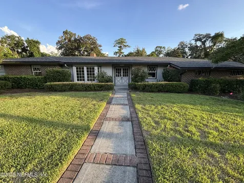 2834 Village Grove Drive S Jacksonville FL 32257