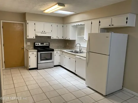 4581 Praver Drive N Jacksonville FL 32217