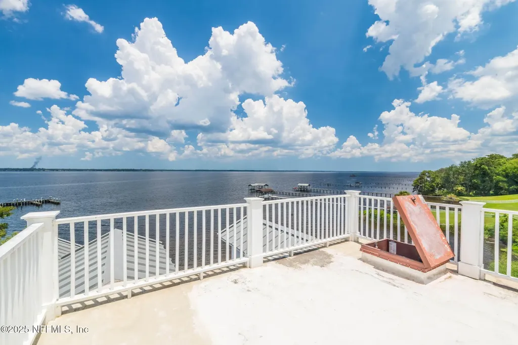 102 Yacht Club Pointe Green Cove Springs FL 32043