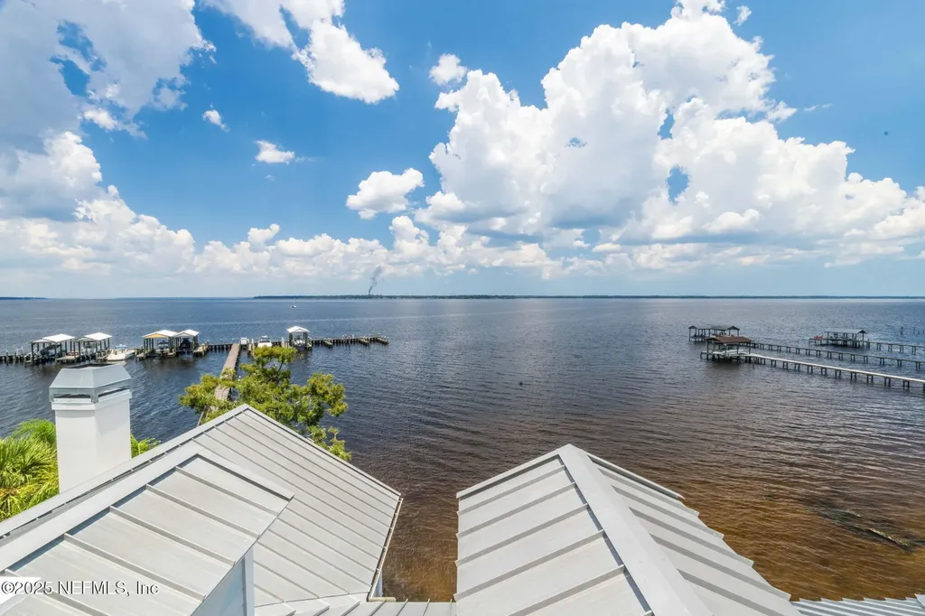 102 Yacht Club Pointe Green Cove Springs FL 32043