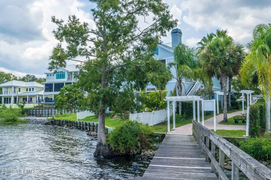 102 Yacht Club Pointe Green Cove Springs FL 32043