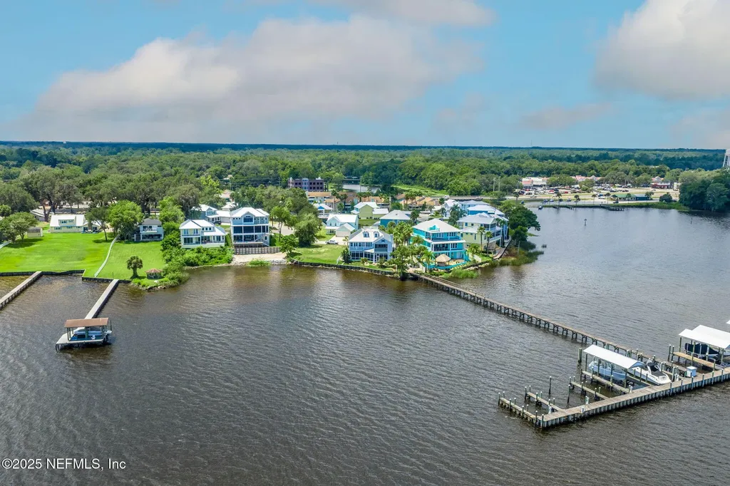 102 Yacht Club Pointe Green Cove Springs FL 32043