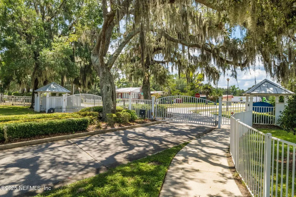 102 Yacht Club Pointe Green Cove Springs FL 32043