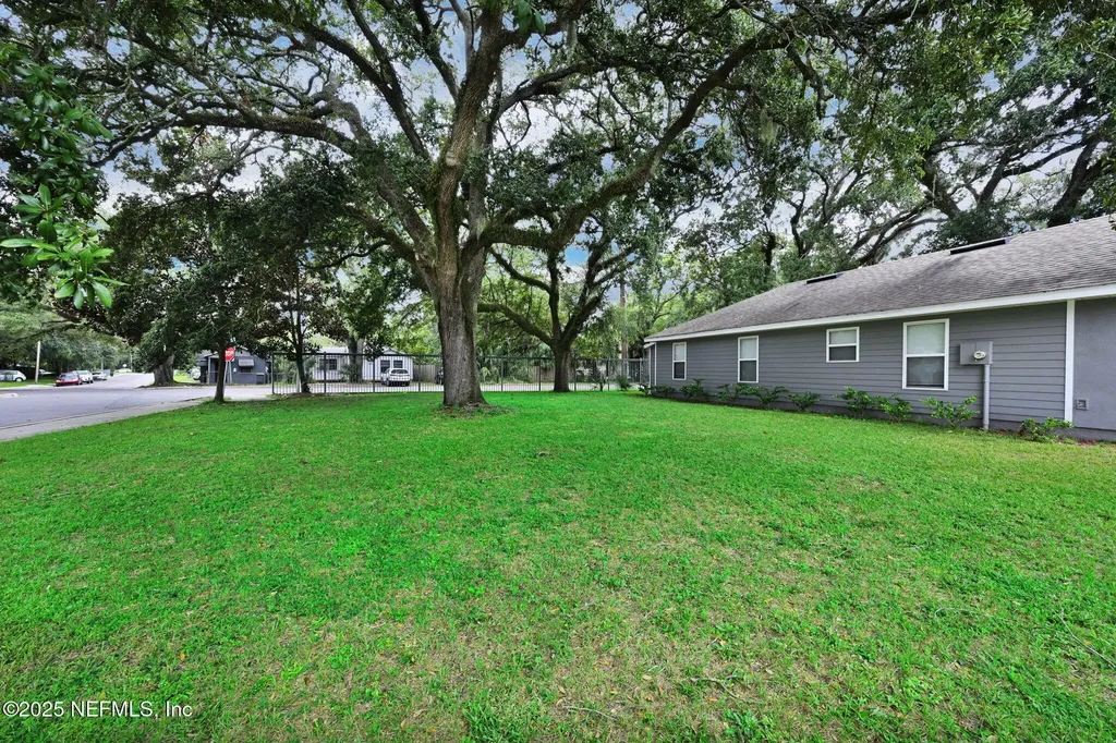 3702 Wood Creek Lane Jacksonville FL 32206